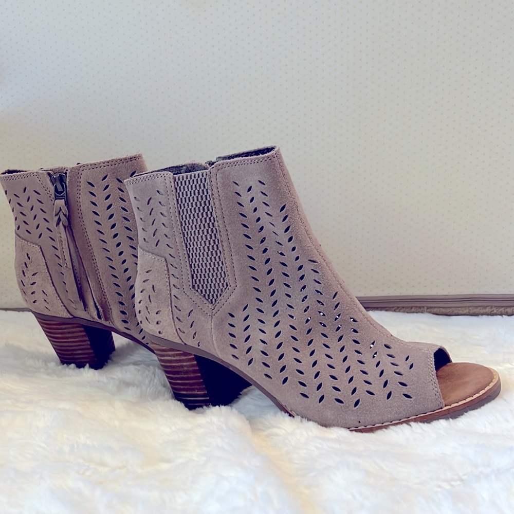 Tom’s booties open toe size 6.5